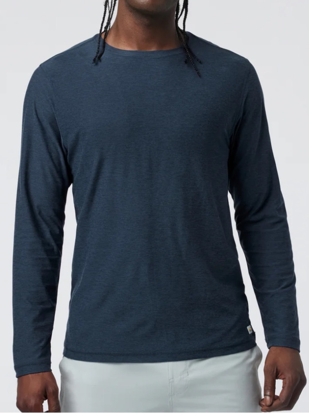 Vuori Men's Long Sleeve Strato Tech Tee Navy Blue Heather Medium
